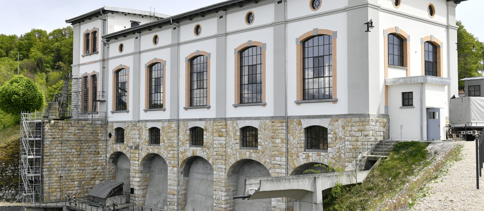 Wasserkraftwerk Hagneck altes Turbinenhaus Maschinenhaus wird saniert, Enrico Sansoni Bettlach